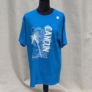 NWT Cancun Mexico Crewneck Short Sleeve T-shirt Fun Tropical Print